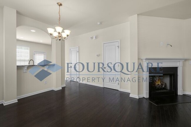 Building Photo - End Unit Townhome | Washer/ Dryer Included...