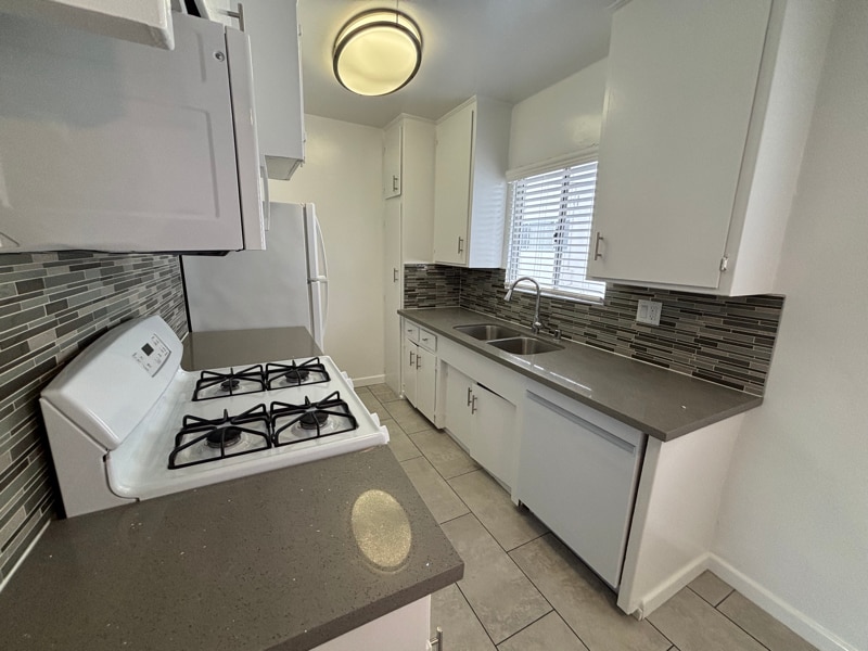 Building Photo - 3313 Artesia Blvd