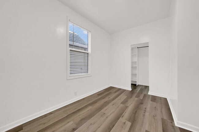 Building Photo - 3810 W 46th St