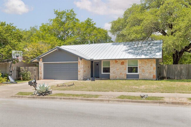 Building Photo - 5206 Suburban Dr