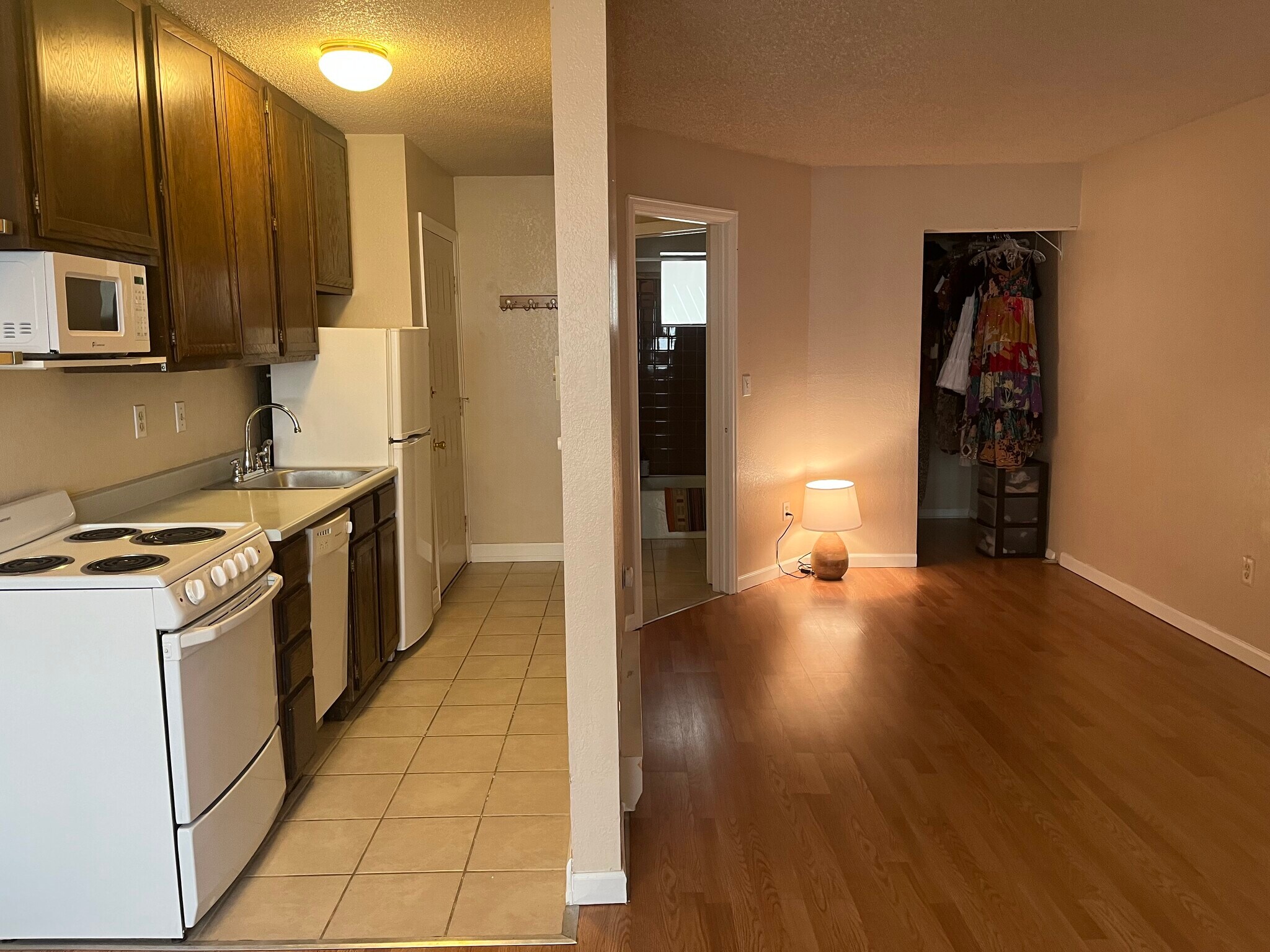 Split Room - 1934 18th St