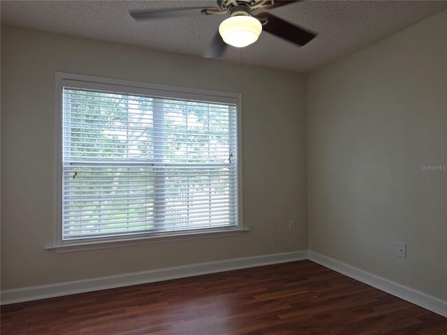 Building Photo - 2031 Dixie Belle Dr