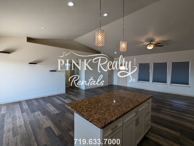 Building Photo - 1325 N Challenger Pl