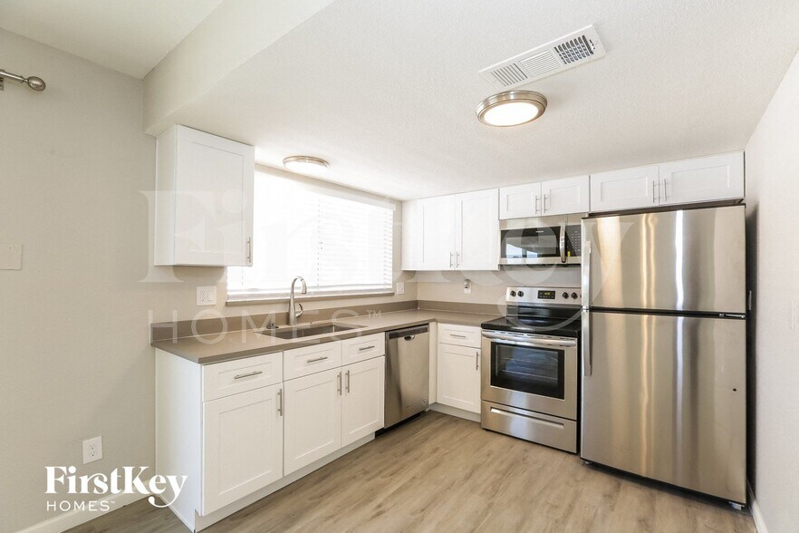 Building Photo - 4564 W Onyx Ave