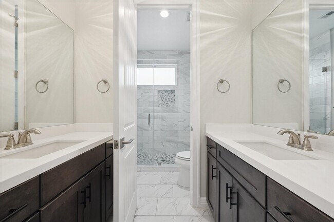 Building Photo - 602 Appia Dr