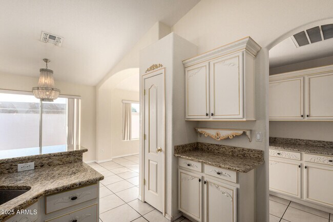 Building Photo - 8103 W Tonto Ln