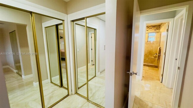 Building Photo - 329 SE 3rd St