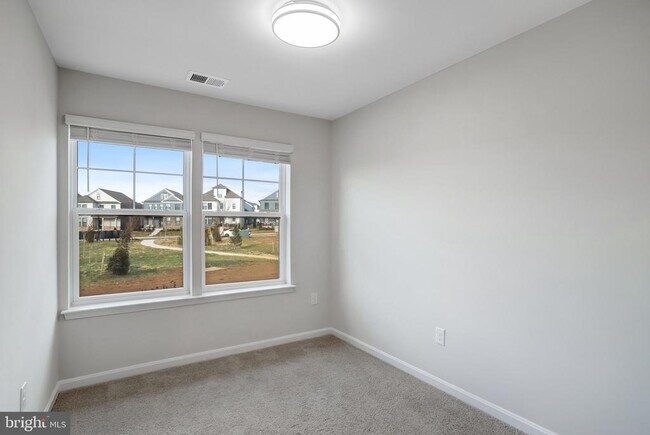 Building Photo - 721 Courier Ln