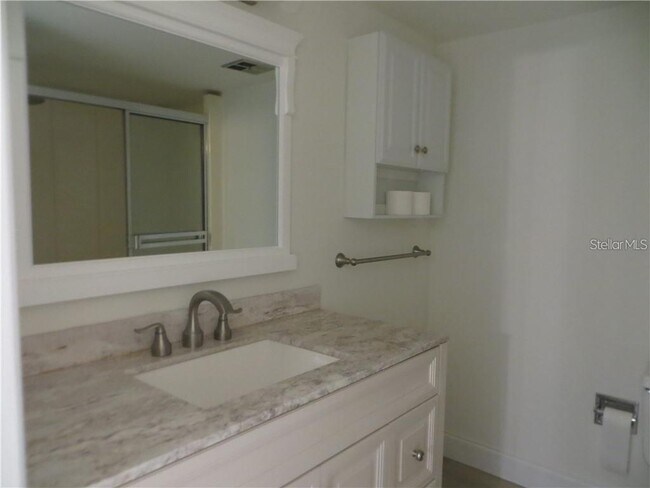 Building Photo - 121 Island Way