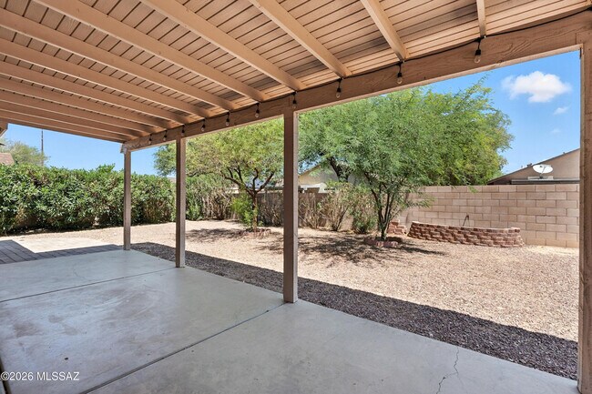 Building Photo - 7997 E Snakeroot Dr