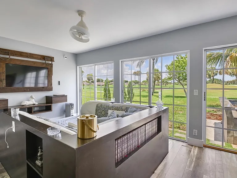 Building Photo - 6590 Fountains Cir