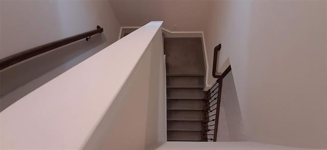 Building Photo - 325 Kennewick Dr