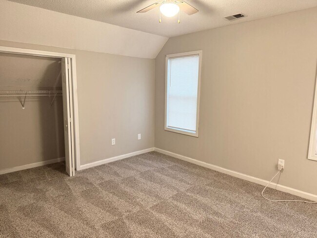 Building Photo - 310 Pappy Dr