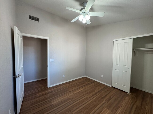 Building Photo - Great 4Bdm 2Ba Home, in a well desired loc...