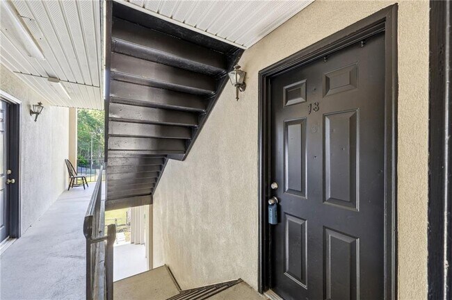 Building Photo - 605 Candler St