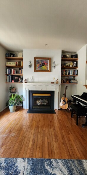 Building Photo - 637 Baystone Ct