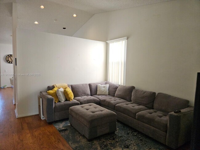 Building Photo - 900 Savannah Falls Dr