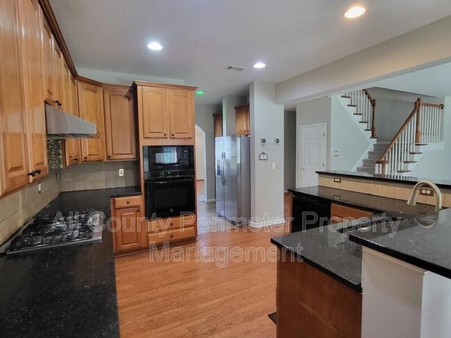 Building Photo - 380 Simonton Crest Dr SE