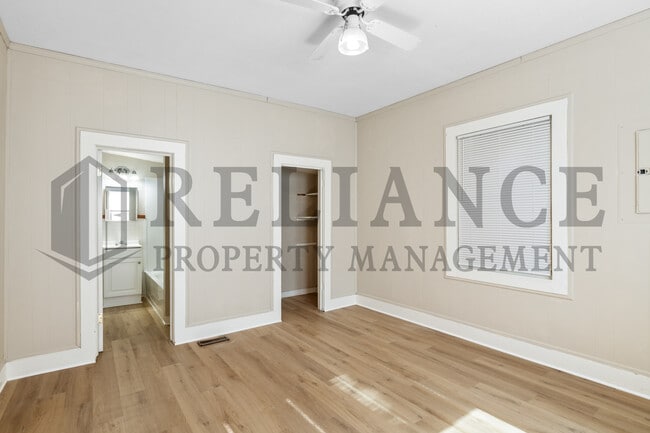 Building Photo - 1934 N Burns Ave