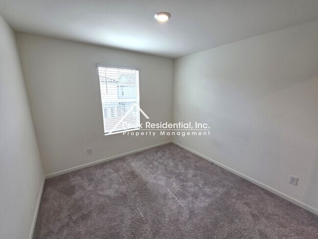 Building Photo - Only 2 years new. 3-bedrooms in Elk Grove