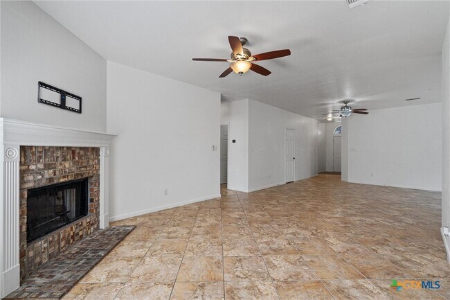 Building Photo - 204 Mallard Cove