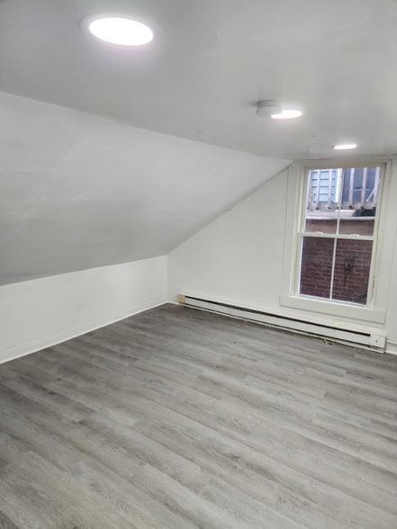 Building Photo - 16 3rd St