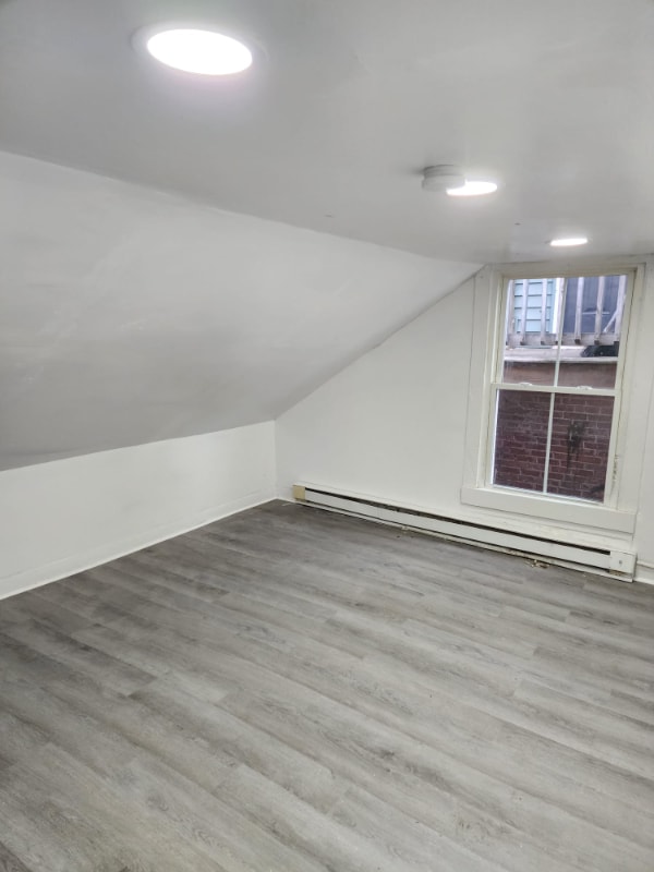 Building Photo - 16 3rd St