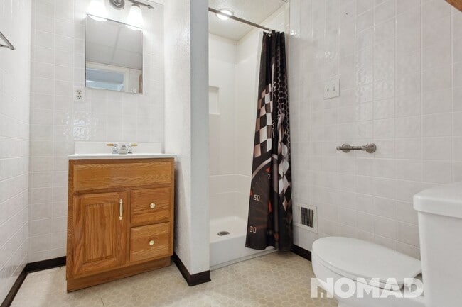 Building Photo - Charming 3BR House in Aurora