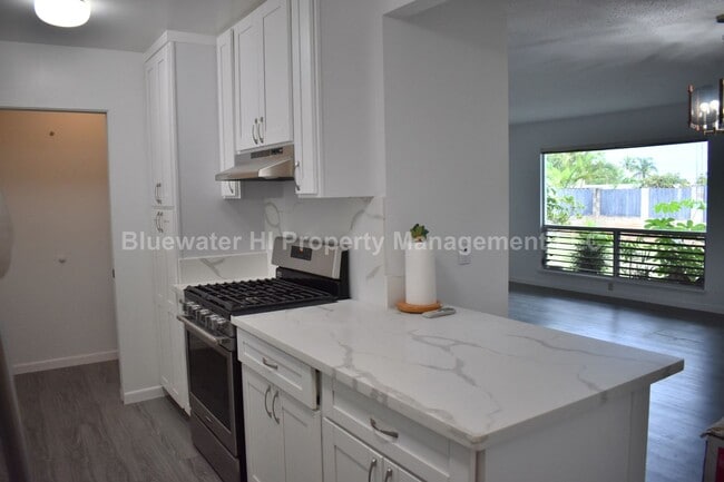 Building Photo - Enchanted Lake, Kailua 3 bedroom, 2 bath single level home.