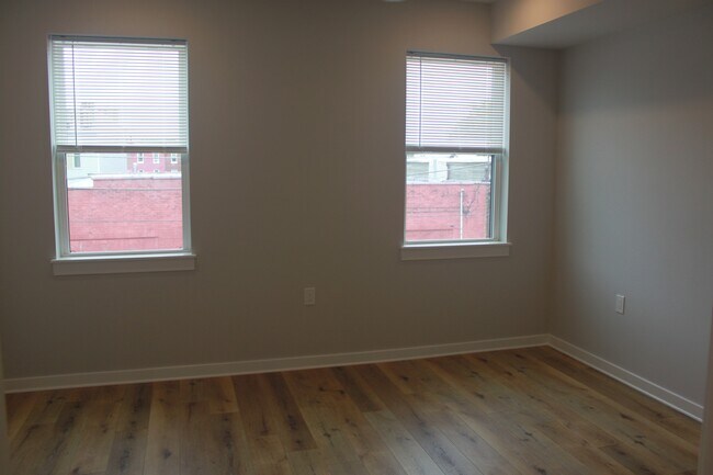 Building Photo - 409 Budd St