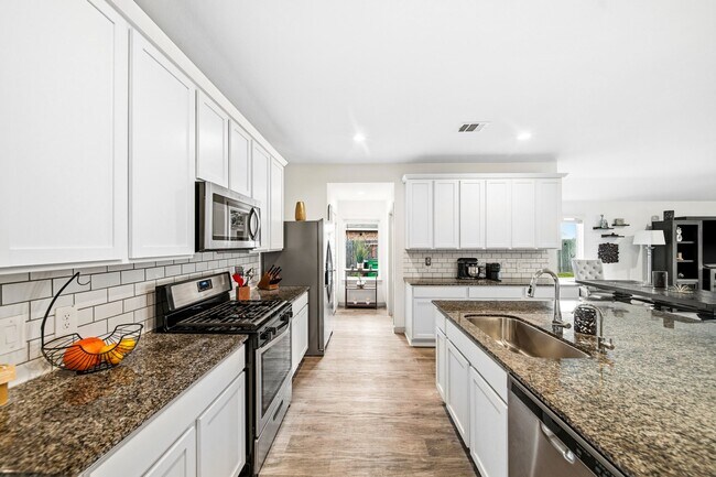 Building Photo - 10207 Alpine Lake Ln