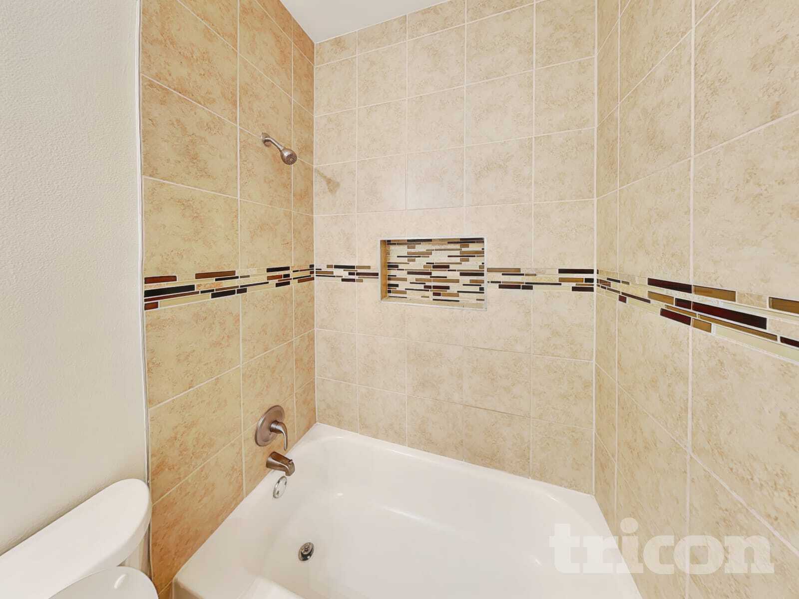 Building Photo - 1002 Woodcrest Dr