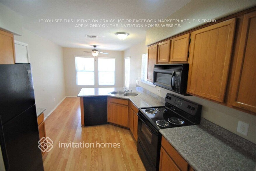 Building Photo - 10019 W Montecito Ave