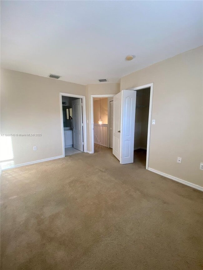 Building Photo - 3135 SW 128th Ave