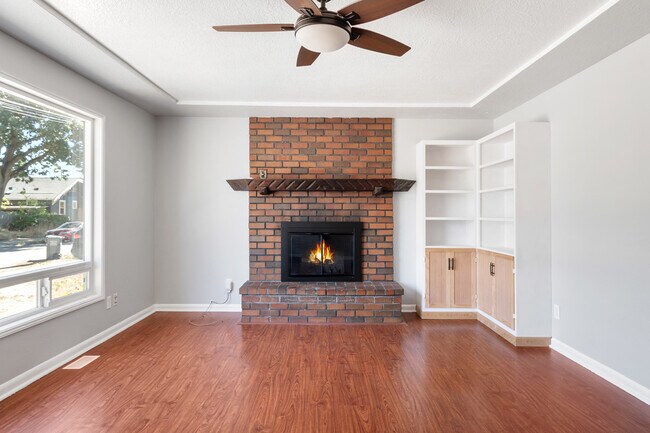 Building Photo - 4921 SE 76th Ave
