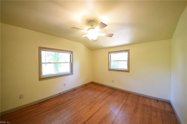 Building Photo - 8356 Cape View Ct