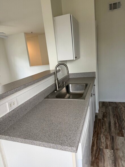 Building Photo - 5692 Star Rush Dr