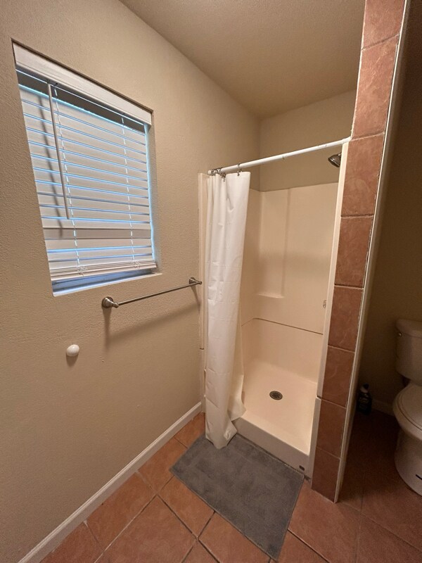 Building Photo - 710 La Vega St