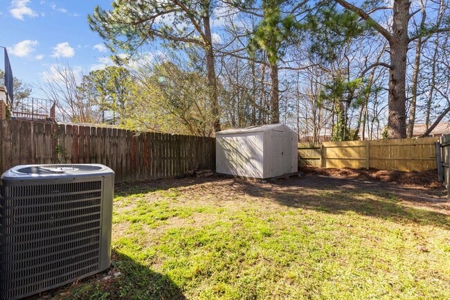 Building Photo - Bright & Cozy 2-Bedroom Townhouse with Solar Panels – Virginia Beach