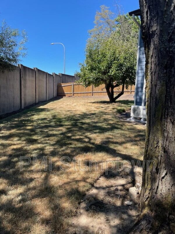 Building Photo - 11095 SE 92nd Ct