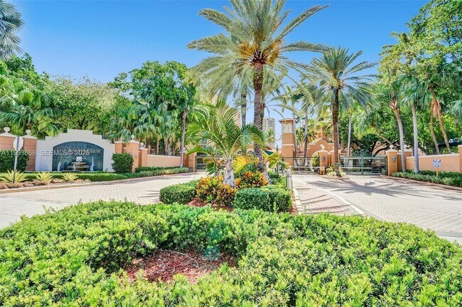 Building Photo - 19877 E Country Club Dr