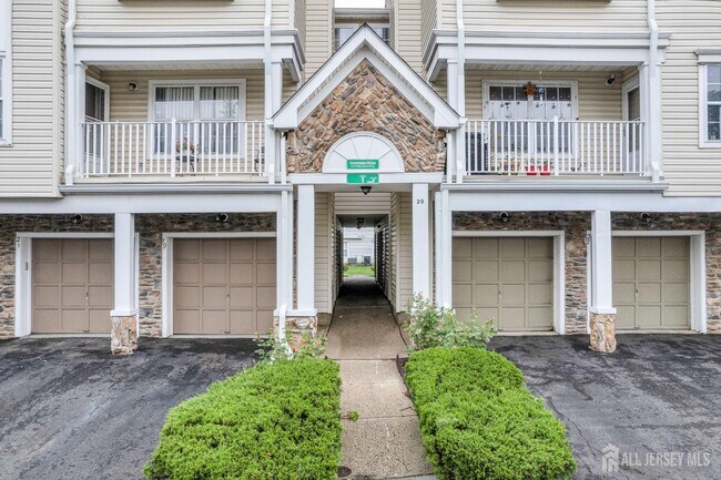 Building Photo - 21 Inverness Dr