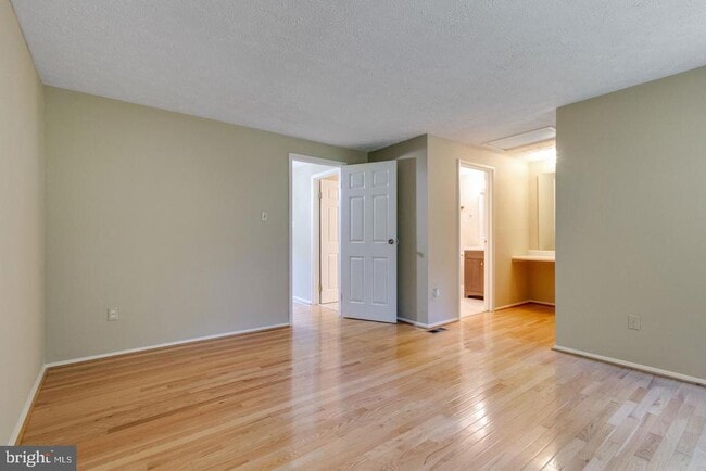 Building Photo - 8044 Steeple Chase Ct