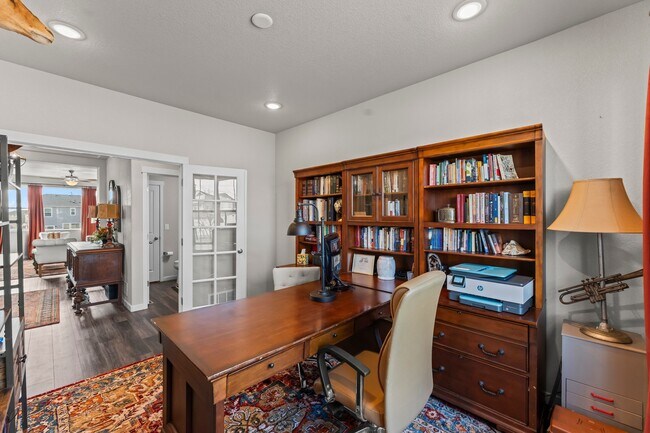 Building Photo - 5204 Roundhouse Dr