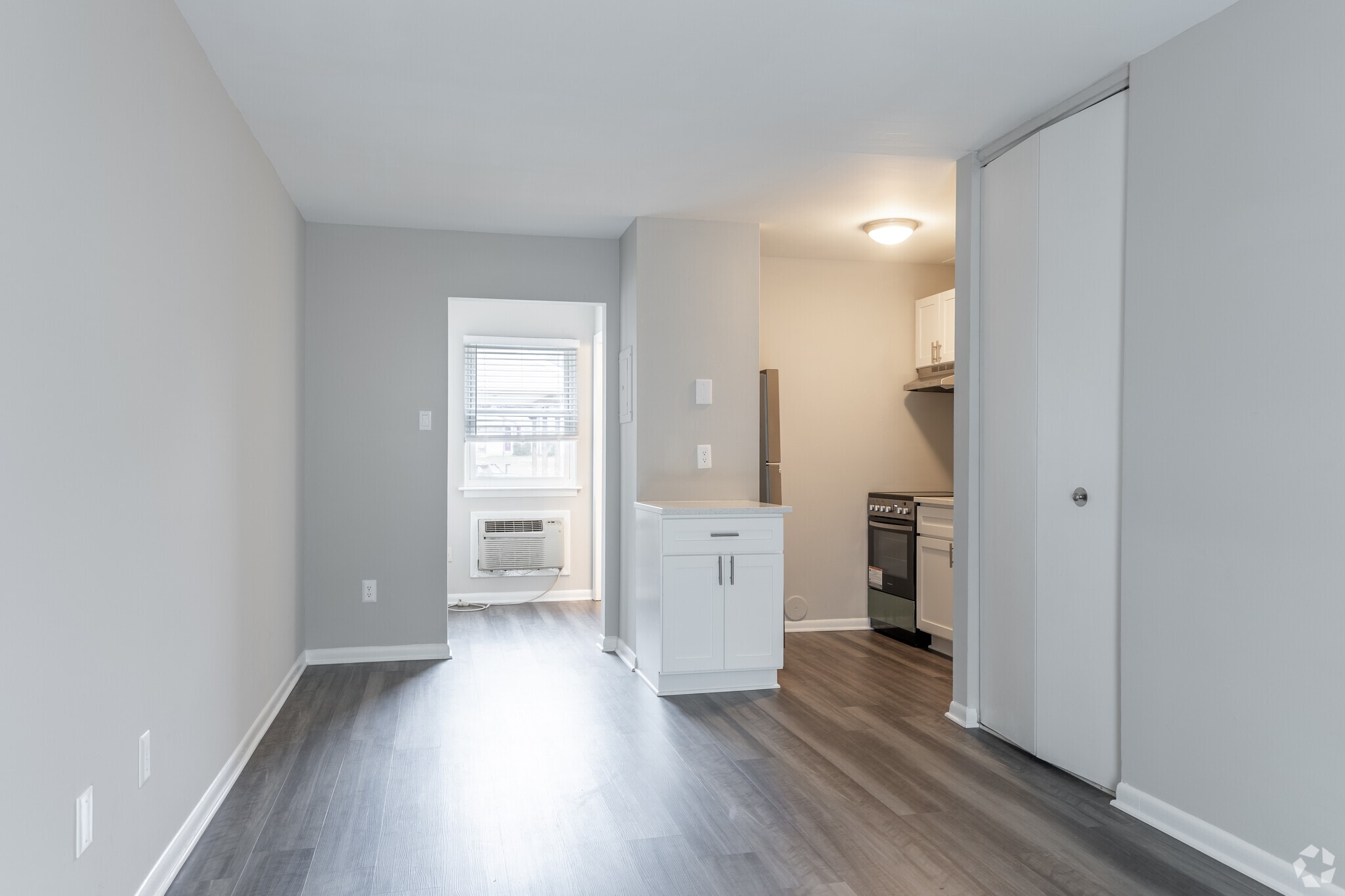Studio - Forest Ridge