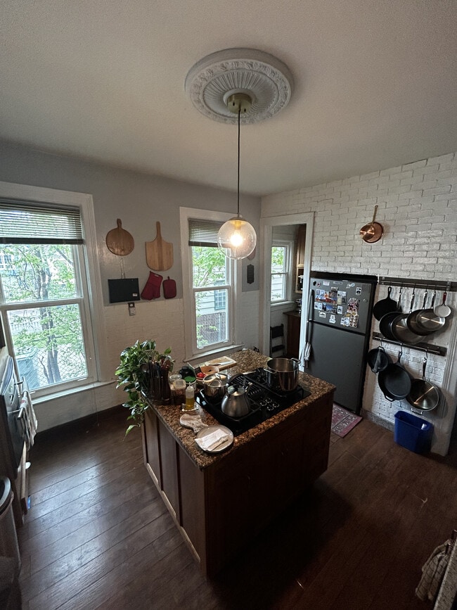 Building Photo - 1754 N Astor St