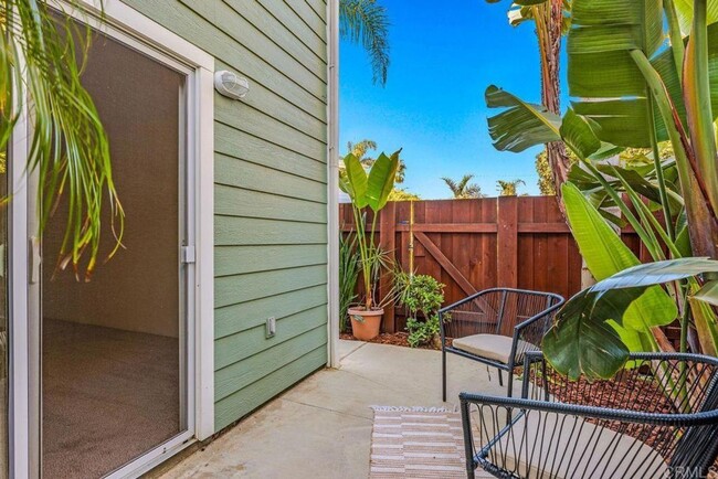 Building Photo - Charming Leucadia Duplex - Steps to Beach