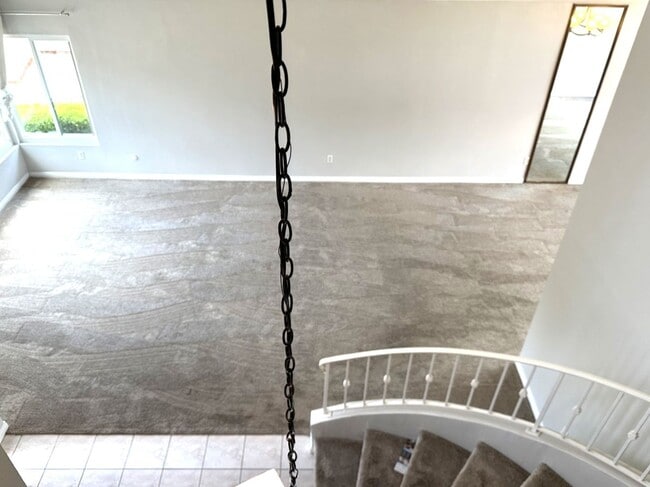 Building Photo - $1,000 OFF FIRST MONTH'S RENT! 4BR/3BA Hou...