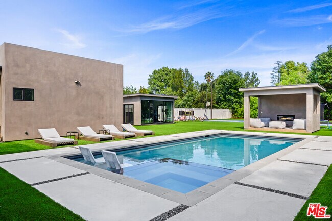 Building Photo - 5826 Corbin Ave
