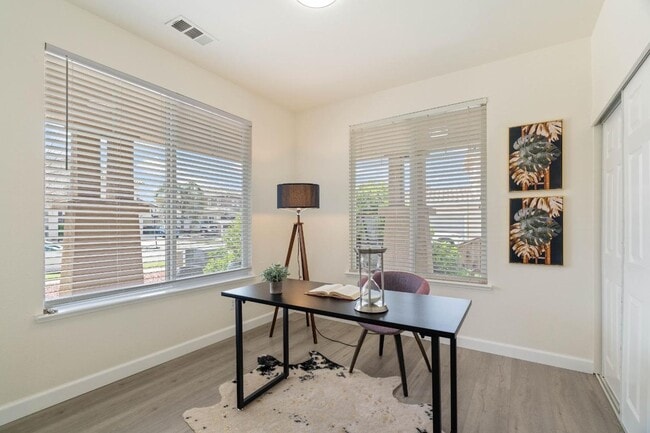 Building Photo - Large two-story home in the Bridal Ridge c...